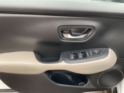 Used 2025 Honda HR-V LX image 11