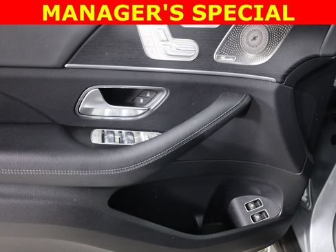 Certified 2025 Mercedes-Benz GLE 450e 4MATIC image 9