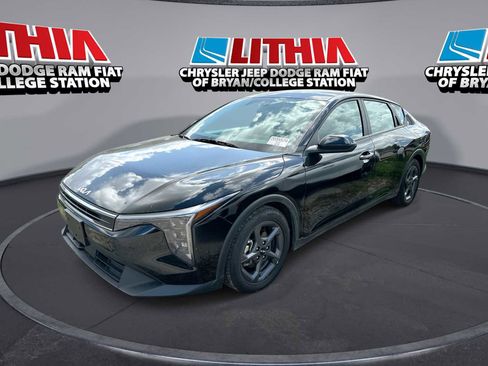 Used 2025 Kia K4 LXS image 1