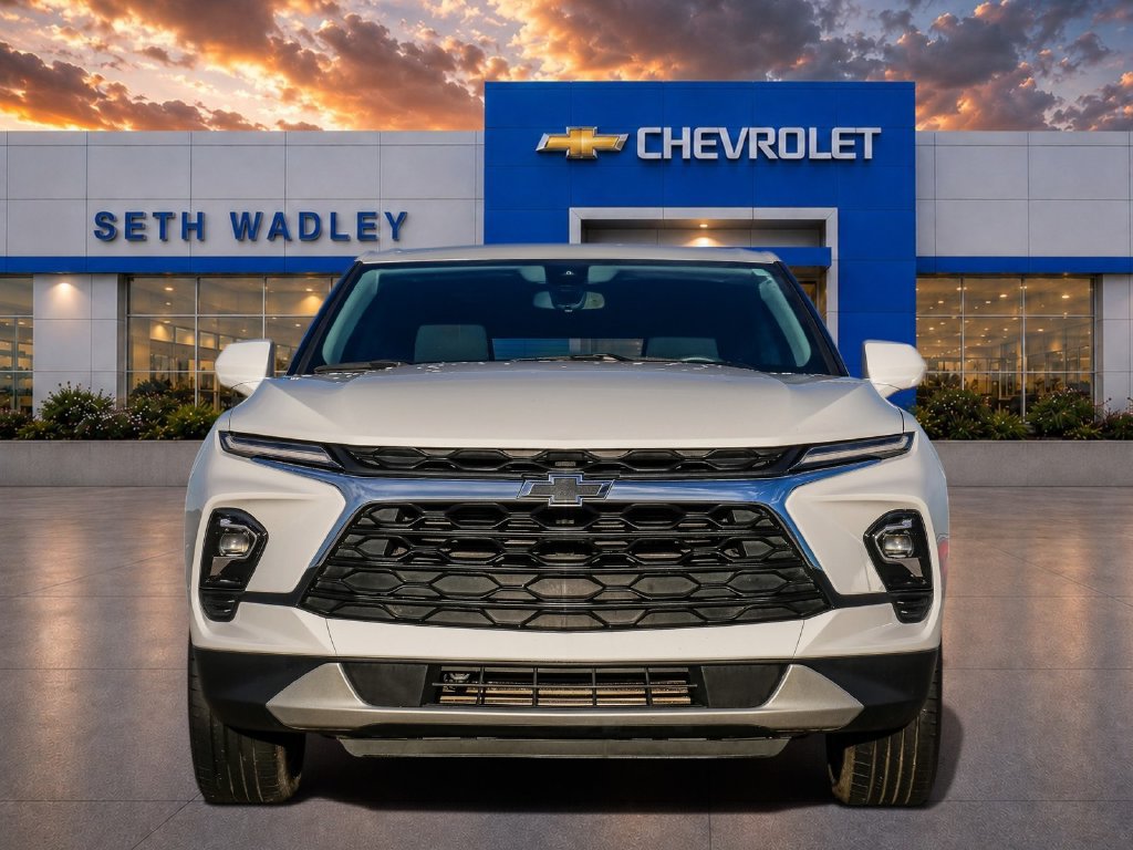 Used 2023 Chevrolet Blazer LT FWD image 2
