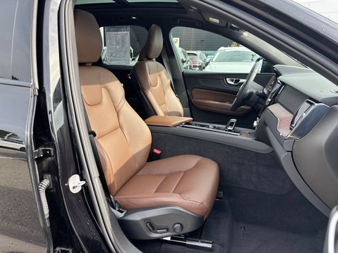 Certified 2024 Volvo XC60 B5 Plus w/ Protection Package Premier AWD/4WD image 20