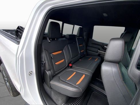 Used 2021 GMC Sierra 1500 AT4 w/ AT4 Value Package AWD/4WD image 17