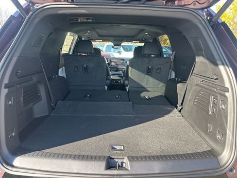 New 2026 Chevrolet Traverse High Country image 14