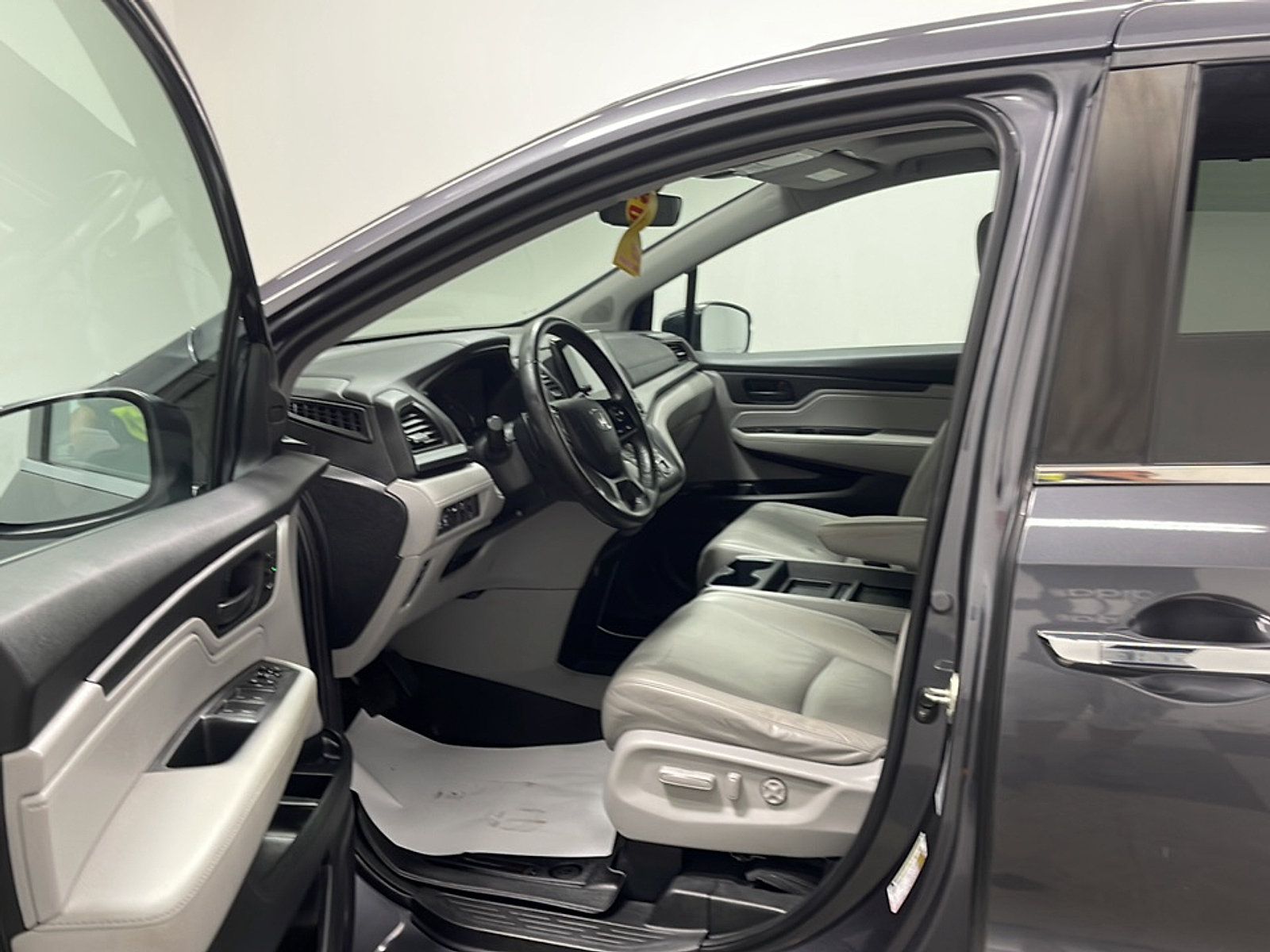 Used 2020 Honda Odyssey EX-L image 2