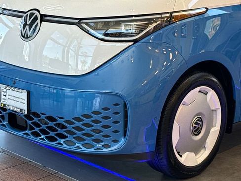 Used 2025 Volkswagen ID. Buzz 1st Edition image 4