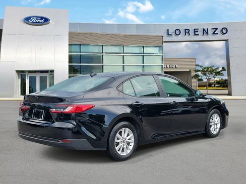 Used 2025 Toyota Camry LE FWD image 5