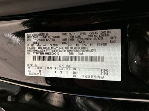 Certified 2017 Ford F250 Lariat w/ Chrome Package image 40