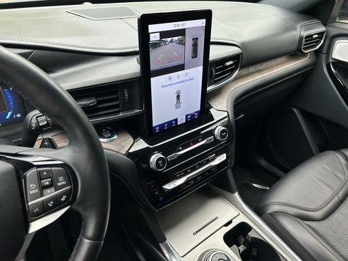 Used 2021 Ford Explorer Platinum w/ Equipment Group 601A image 19