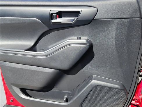 Used 2021 Toyota Highlander XSE image 10