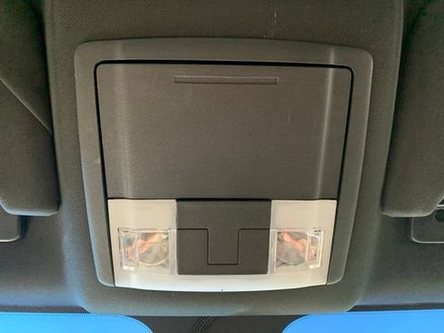 Used 2018 Ford Taurus SEL FWD image 28