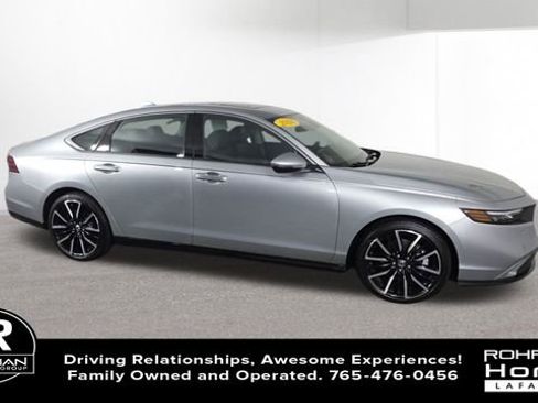 Used 2024 Honda Accord Touring image 2