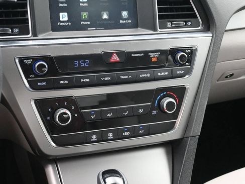 Used 2016 Hyundai Sonata SE FWD image 18