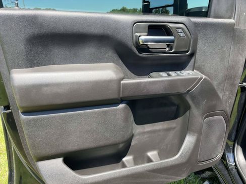 Used 2025 Chevrolet Silverado 2500 Custom w/ Custom Value Package AWD/4WD image 5