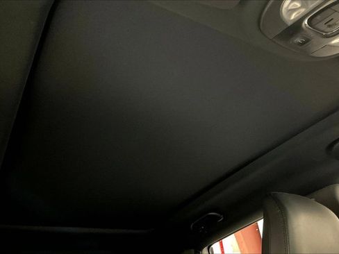 Used 2025 Jeep Compass Latitude w/ Sun & Sound Group AWD/4WD image 22