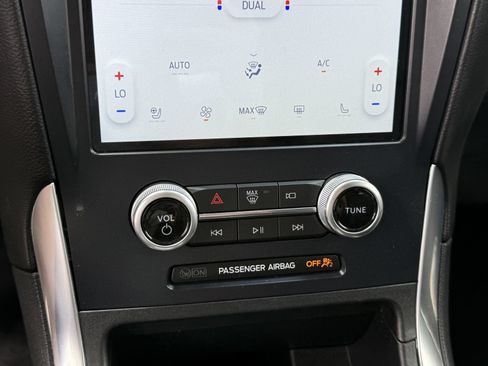 Certified 2023 Ford Edge Titanium AWD/4WD image 29