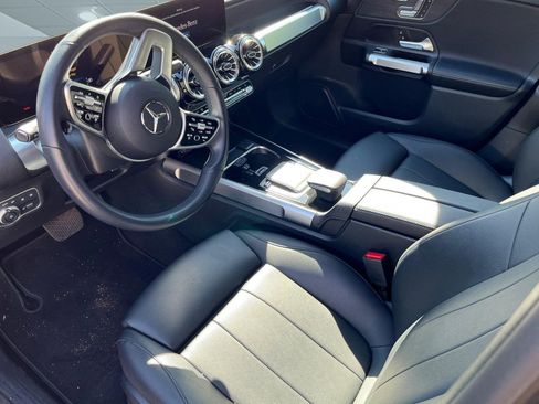 Used 2023 Mercedes-Benz GLB 250 4MATIC image 3