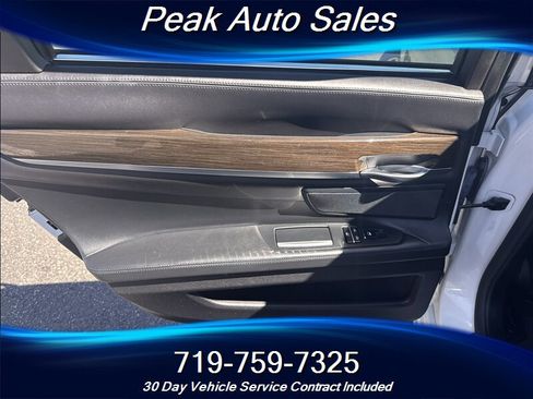 Used 2015 BMW 750i xDrive image 29
