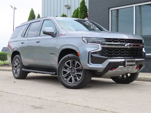 Used 2021 Chevrolet Tahoe Z71 w/ Luxury Package AWD/4WD image 2