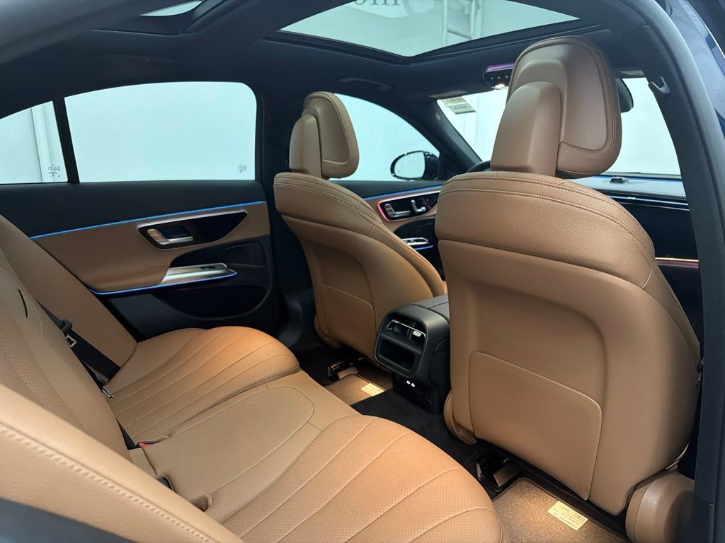 Used 2026 Mercedes-Benz E 350 4MATIC Sedan image 28
