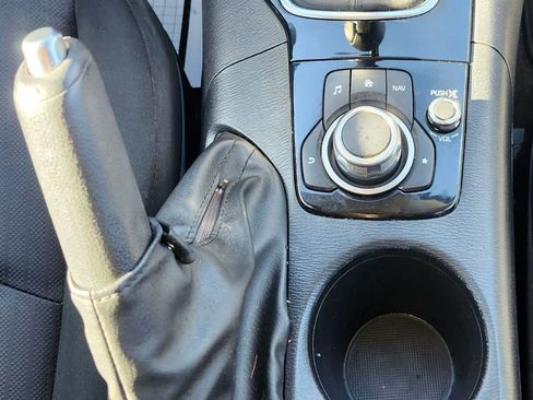 Used 2016 MAZDA MAZDA3 i Sport image 22