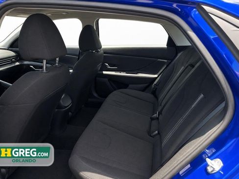 Used 2022 Hyundai Elantra SEL w/ Convenience + Premium Package FWD image 17