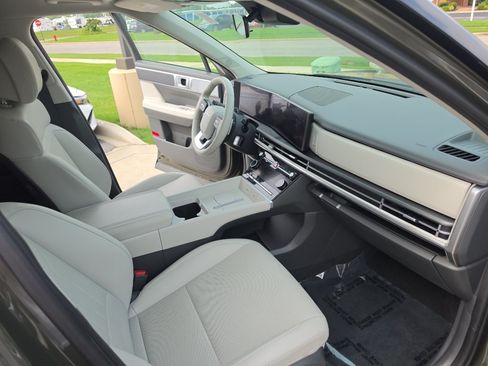 Certified 2024 Hyundai Santa Fe SEL AWD/4WD image 11