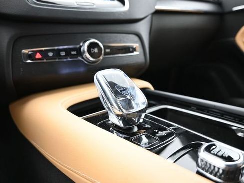 Used 2023 Volvo XC90 B6 Ultimate image 12