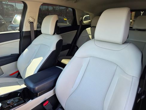 Used 2023 Kia Sportage EX image 21