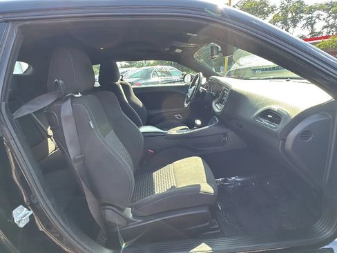Used 2022 Dodge Challenger GT RWD image 18