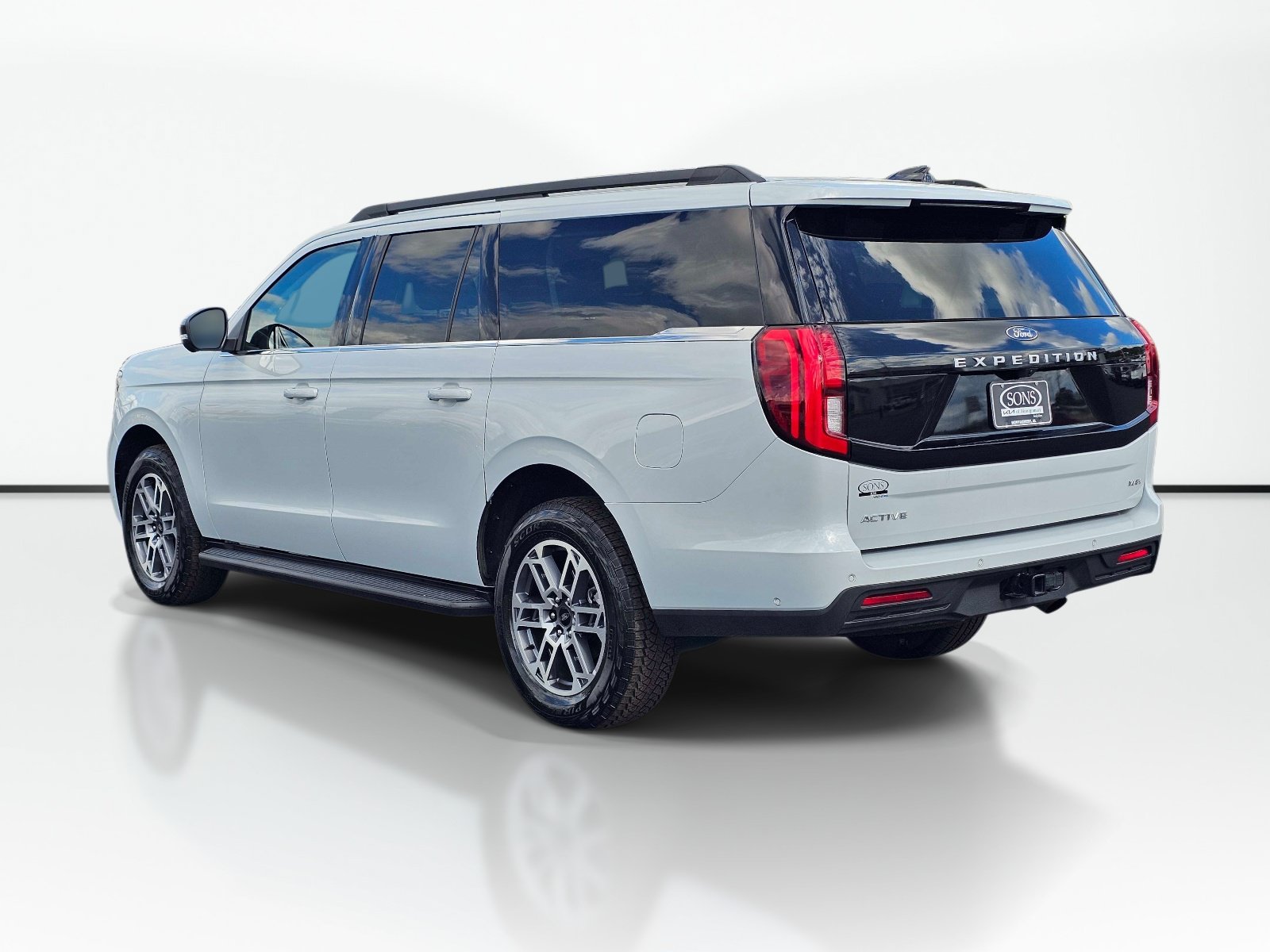 Used 2025 Ford Expedition Max Active AWD/4WD image 13