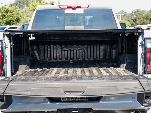 Used 2024 GMC Sierra 2500 AT4 w/ AT4 Premium Plus Package AWD/4WD image 26