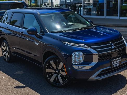 New 2026 Mitsubishi Outlander SE AWD/4WD image 2