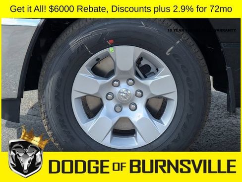 New 2026 RAM 1500 4x4 Crew Cab image 4