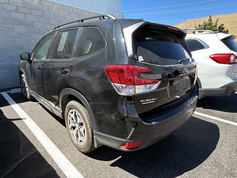 Used 2024 Subaru Forester Premium AWD/4WD image 3