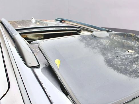 Used 2011 Toyota Sienna Limited image 41