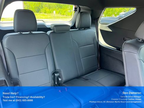 Used 2025 Chevrolet Traverse LT FWD image 25