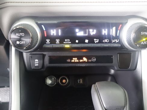 Used 2024 Toyota RAV4 XLE image 16