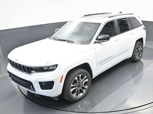 Used 2024 Jeep Grand Cherokee Overland image 41