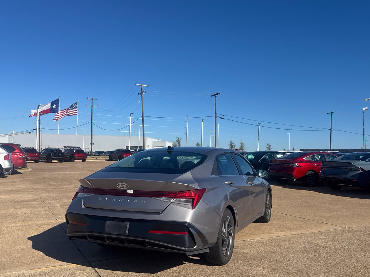 Used 2025 Hyundai Elantra SEL FWD image 27
