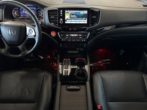 Certified 2022 Honda Pilot Black Edition image 4