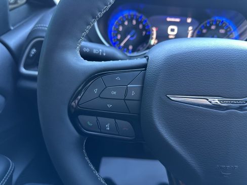 Used 2024 Chrysler Pacifica Touring-L w/ S Appearance Package image 62