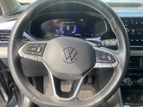 Used 2024 Volkswagen Taos SE FWD image 17