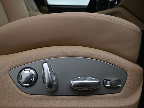 New 2026 Porsche Macan image 15