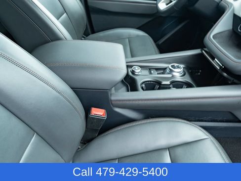 Used 2025 Ford Explorer Active w/ Active Comfort Package AWD/4WD image 45