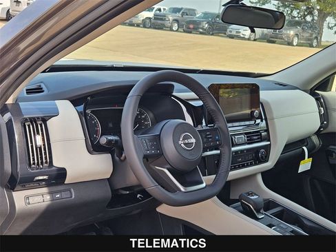 New 2025 Nissan Pathfinder SV w/ Black Appearance Package image 13