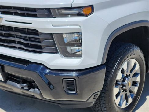 Certified 2024 Chevrolet Silverado 2500 Custom w/ Custom Value Package image 9