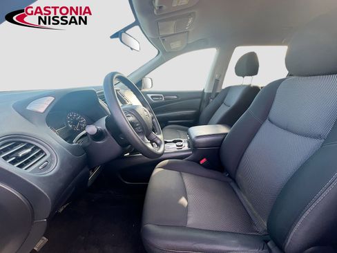 Used 2020 Nissan Pathfinder S image 26