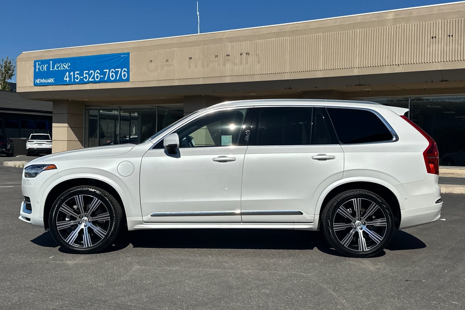 Certified 2025 Volvo XC90 T8 Ultra w/ Protection Package AWD/4WD image 6