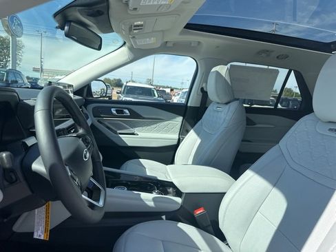 New 2026 Ford Explorer Platinum w/ LUX Leather Package image 32