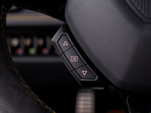 Used 2023 Lamborghini Huracan Tecnica RWD image 18